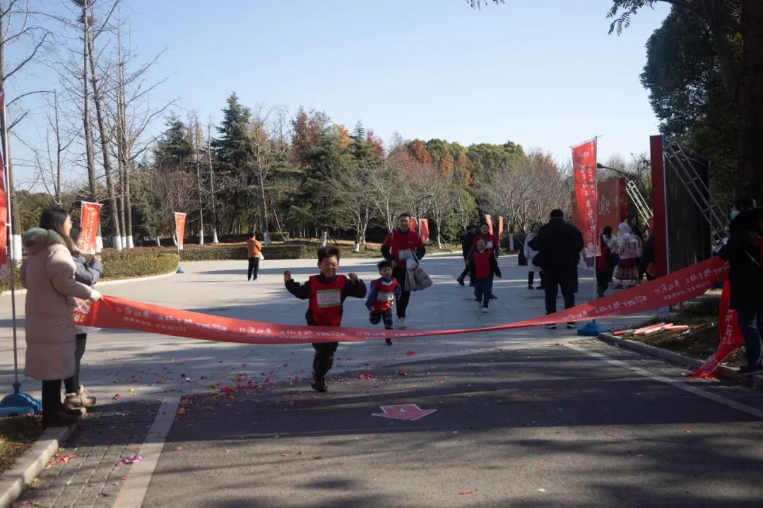 回望2024 启航2025 | ag贵宾厅股份2025年度战略年会顺利召开